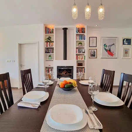 High Horizon - Sun, Space & Blue Skies *