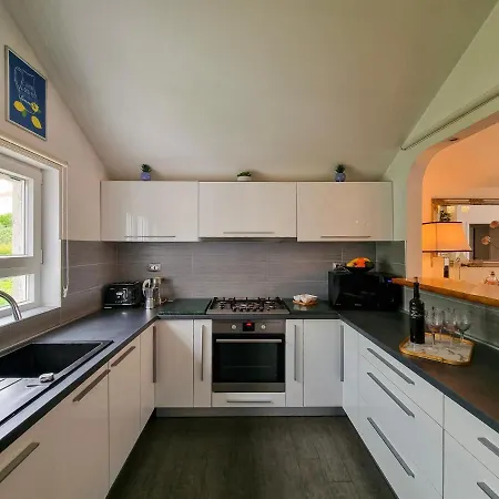 Apartament High Horizon - Sun, Space & Blue Skies Mlini