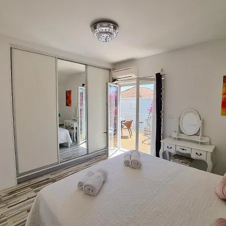 Apartament High Horizon - Sun, Space & Blue Skies Mlini