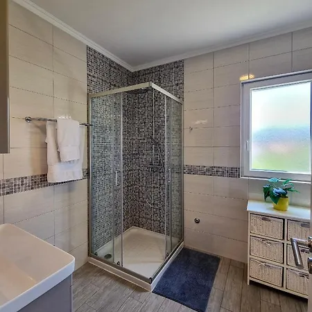 High Horizon - Sun, Space & Blue Skies Mlini