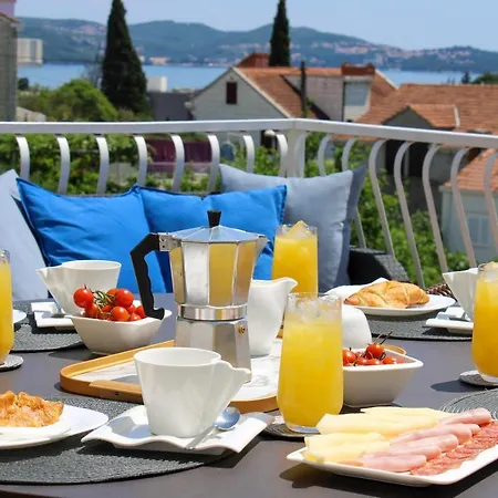 High Horizon - Sun, Space & Blue Skies Apartament *