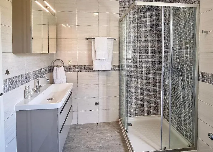 Daire High Horizon - Sun, Space & Blue Skies