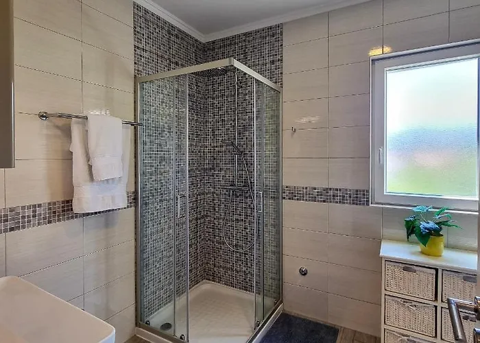 High Horizon - Sun, Space & Blue Skies Mlini